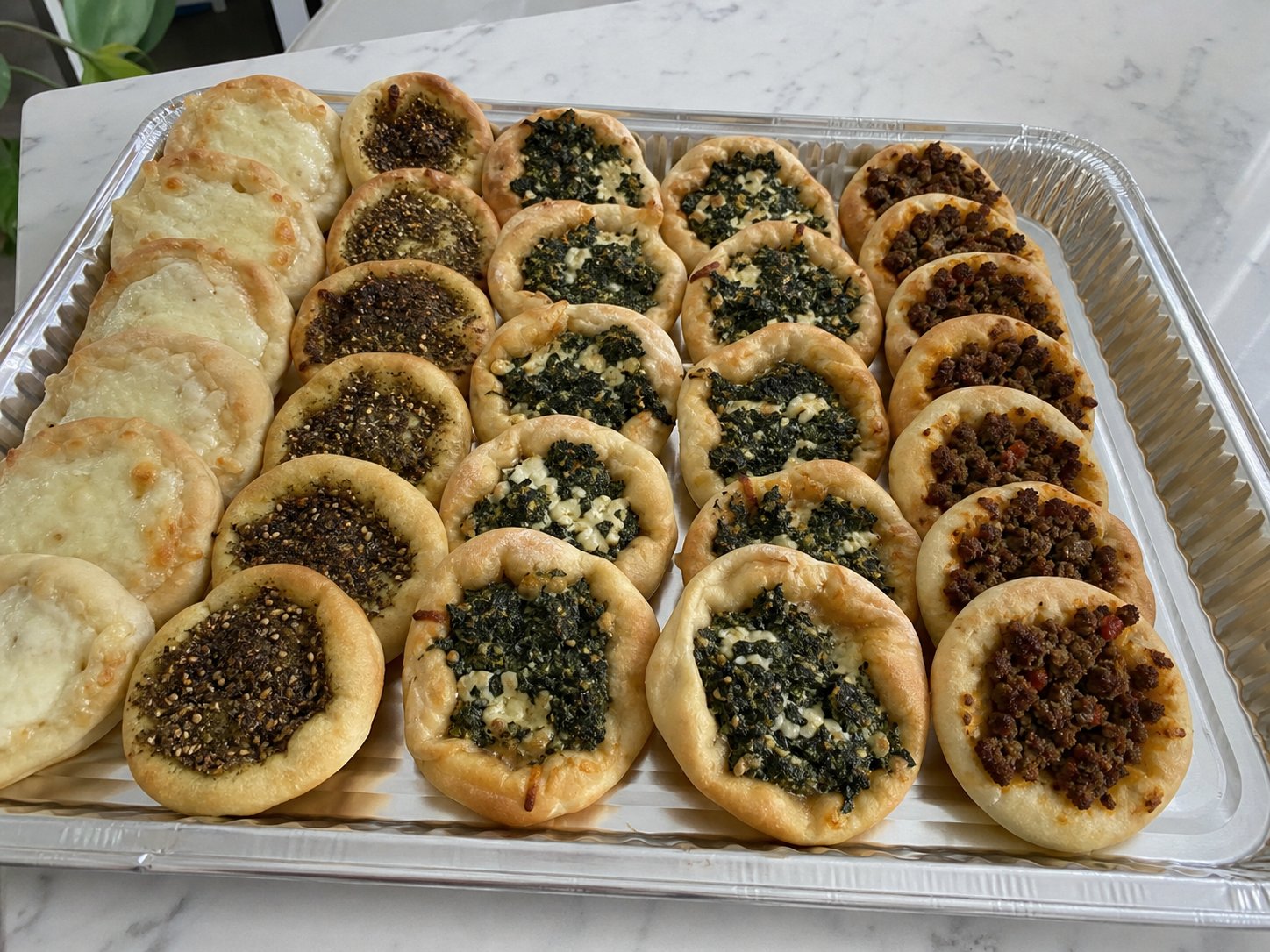 صينية فطائر مشكّلة